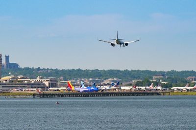 Police confiscate child’s kite after collision with United Airlines plane as it lands at Washington DC airport