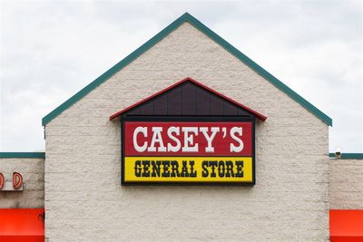 Casey’s General Stores Insider Buys Shares of This Must-Own Stock
