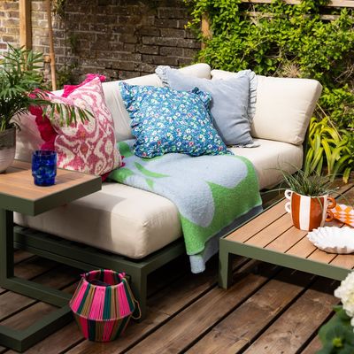 36 garden seating ideas to take your and your guests’ outdoor lounging and dining experience to the next level