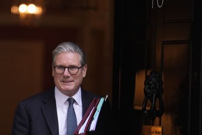 Starmer promises ‘calm, pragmatic approach’ as Trump tariffs loom