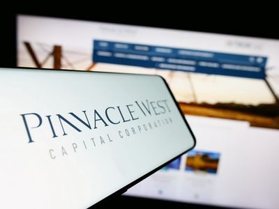 How Is Pinnacle West Capital's Stock Performance Compared to Other Utilities Stocks?
