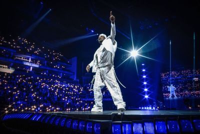 R&B star Usher showcases his showmanship with air-flipping dances in latest London O2 Arena show
