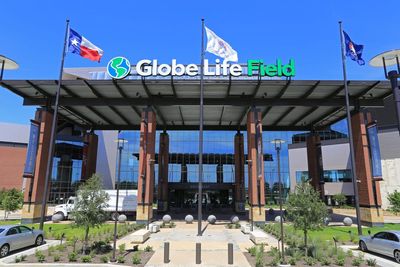 Is Globe Life Stock Outperforming the Dow?