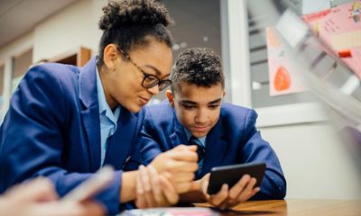 Blanket ban on teen smartphone use ‘potentially detrimental’, says academic