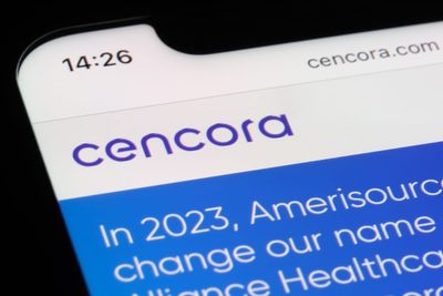 This ‘Recession-Proof’ Stock Just Set New Highs and Is Flashing ‘Buy’ Signals