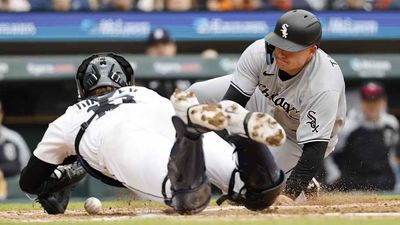 White Sox Runner Dodges Fumbled Tag at Plate to Score in Unbelievable Fashion