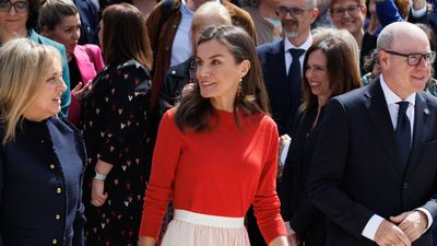 Queen Letizia’s maxi skirt and kitten heels combination is the comfy spring outfit formula you should try