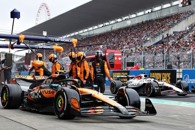 Why McLaren had limited strategic options to beat Verstappen in Japan