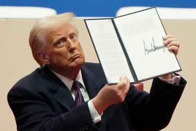 What does Donald Trump's signature reveal about his character? The Standard asks a graphology expert