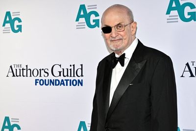 Robert Caro, Salman Rushdie and Sandra Cisneros honored by Authors Guild