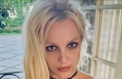 Britney Spears reveals what colour she wants to dye her hair and teases she 'might give it a go'