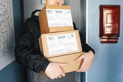 Parcel theft: More than 2.7 million Brits suspect their neighbours to be the culprits