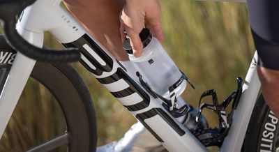 Elite asks 'why over complicate the bottle cage?' with new Race options
