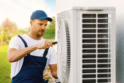 Many unaware of negative heat pump ‘myths’ but cost is big issue, polling finds