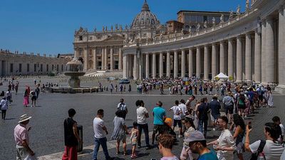 Europe must adapt to stay competitive in growing tourism market, sector leader warns