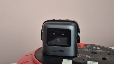 I tested out this robot that can charge your phone in mere minutes and it’s a triumph