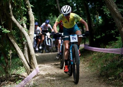 'A tough pill to swallow’ – Injured Rebecca Henderson misses first ever Mountain Bike World Series opener but sets sights on Nové Město