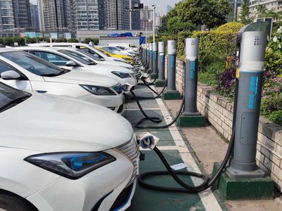 An ‘Extended Tariff Scenario’ Would Hurt Tesla and Help This 1 Key Electric Vehicle Rival