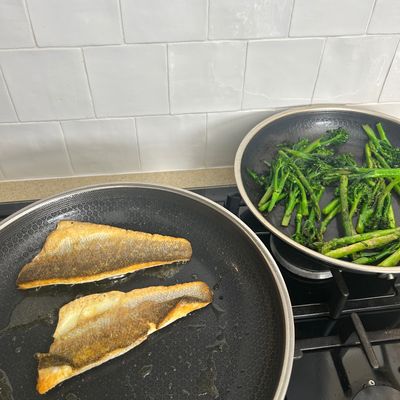 Chefs like Gordon Ramsay love HexClad's tri-ply cookware – but this is what I wish I'd known before I invested in it myself