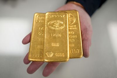Gold prices are on fire. Here’s why it’s a favorite during market volatility