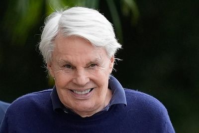Ex-Abercrombie CEO has dementia and is unfit to face sex-trafficking trial, lawyers say