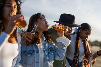 The truth about alcohol and your brain: Scientists put a number on the years heavy drinking takes off your life