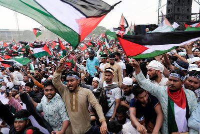 Some 100,000 rally against Israel in Bangladesh's capital
