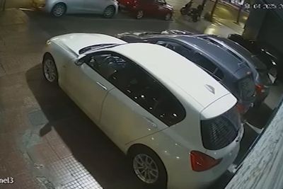 CCTV shows moment bomb blast rocks Athens