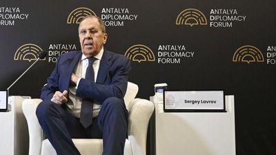 Russian and Ukrainian foreign ministers trade accusations of targeting energy infrastructure