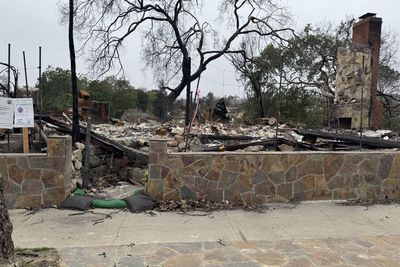 A Pacific Palisades resident purchased a million-dollar burned lot for his daughter while he rebuilds too, so ‘grandpa and grandma will be just down the block’