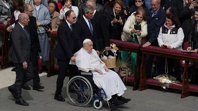 Pope Francis makes surprise visit to St Peter's Square following Palm Sunday Mass