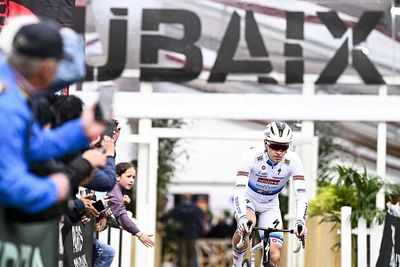 2025 Paris-Roubaix: heavy overnight rain causes wet, slippery cobblestone sectors