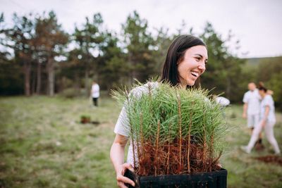 Volunteer days are vital to employees’ wellbeing…and your business—this CEO explains why