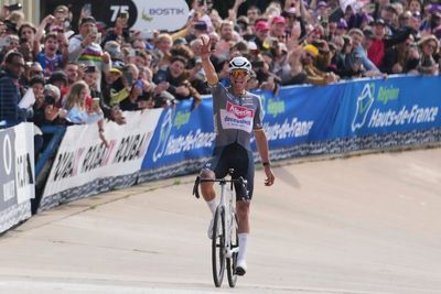 Paris-Roubaix spectator who threw bottle at Mathieu van der Poel hands himself in to police