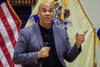 Cory Booker calls for insider trading hearings after Trump’s tariff backtrack