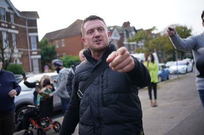 Tommy Robinson loses appeal against sentence for contempt of court