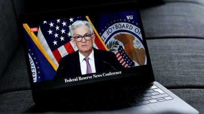 Stocks Extend Losses on Cautious Powell Remarks