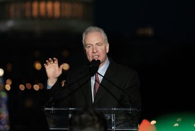 US Senator Travels To El Salvador Over Wrongly Deported Migrant