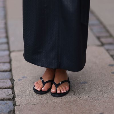 Flip flops are the only shoes I wear in summer—here are 15 chic styles currently on my wishlist