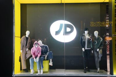 Where is JD Sports closing branches?