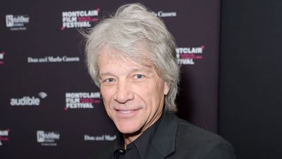 This Tudor decorating technique brings a 'cocooning' feel to Jon Bon Jovi's living room – but designers warn you need to be brave to follow his example