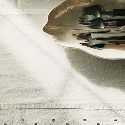 I'm a kitchen decor editor and didn't like this tableware trend - until I saw H&M Home's designer-look plates