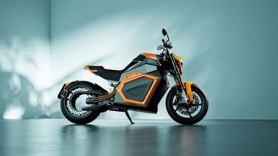 This EV Motorcycle Range World Record Isn't Real, As It Hypermiled the Entire Thing