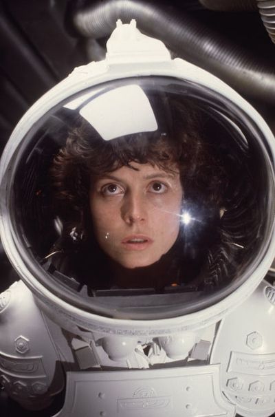 Sigourney Weaver's New 'Mandalorian' Pilot Is a Star Wars Game-Changer