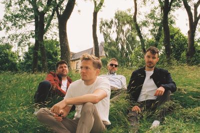 Folk-pop group to stage ‘busk crawl’ across Glasgow subway stops