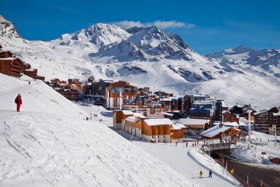 British man, 27, dies in avalanche at ski resort in French Alps