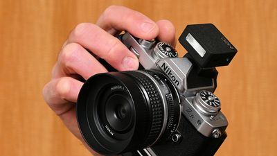 Godox iM20 review: a tiny flash that’s less pop-up, more pop-on