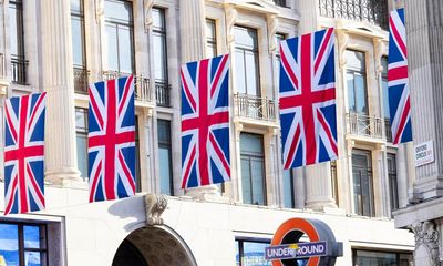 Pubs in England and Wales allowed to stay open later for VE Day anniversary
