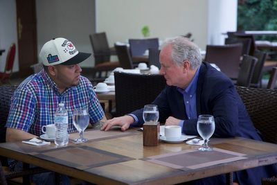 Tropical drinks by the pool? Not so fast, says senator who visited Abrego Garcia in El Salvador