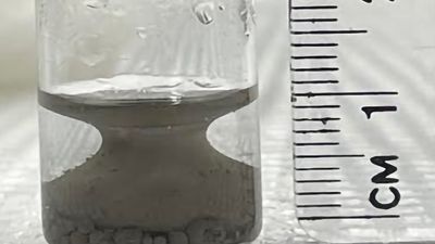 Student accidentally creates 'shape-recovering liquid' that's an exception to the laws of thermodynamics